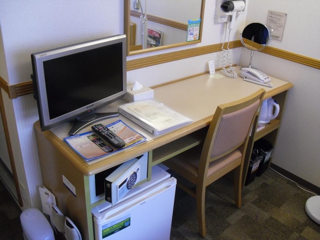 Toyoko Shinagawa Konan-guchi Tennozu Isle Tokio